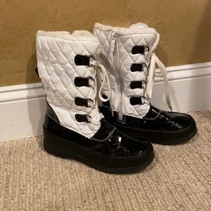 Girls size 4 totes waterproof winter boots